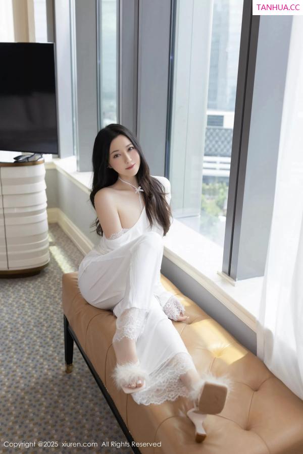 鱼子酱fish  [XiuRen]高清写真图 2025.06.20 No.10445 鱼子酱Fish 印尼旅拍第13张图片